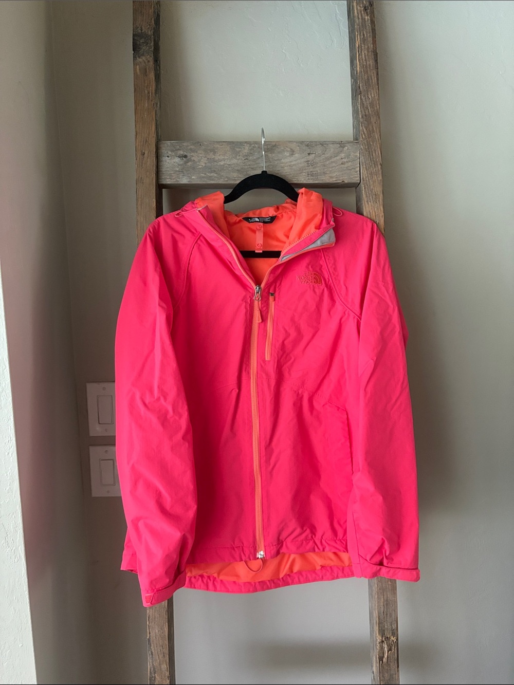 The North Face Packable Rain Jacket Pink Womens Medium DryVent Hooded Shell